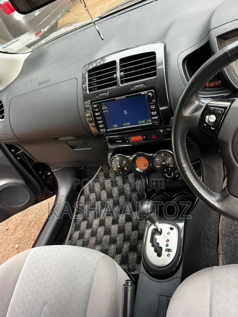 Toyota IST 2008 Maroon