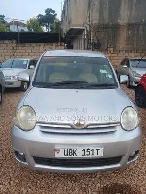 Toyota Sienta 2023 Silver