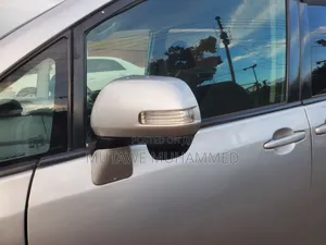 Toyota Noah 2009 Silver