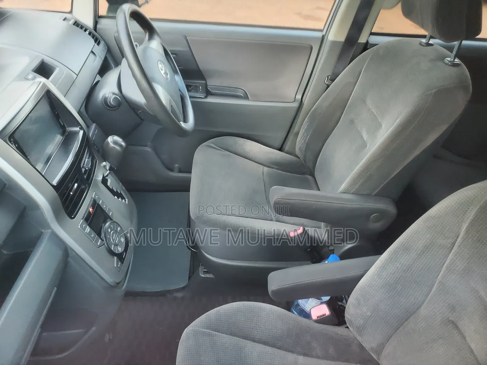 Toyota Noah 2009 Silver