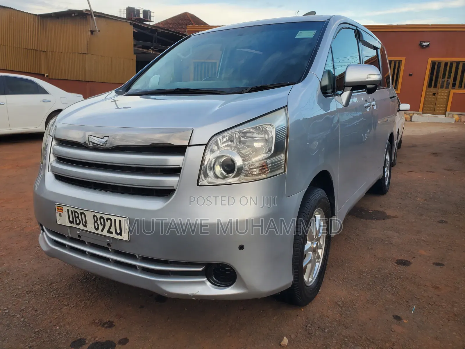 Toyota Noah 2009 Silver