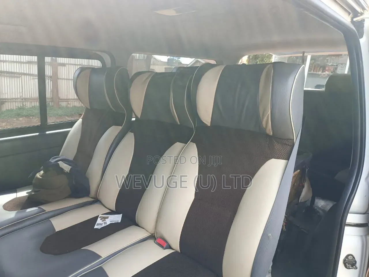 Toyota HiAce 2010 White