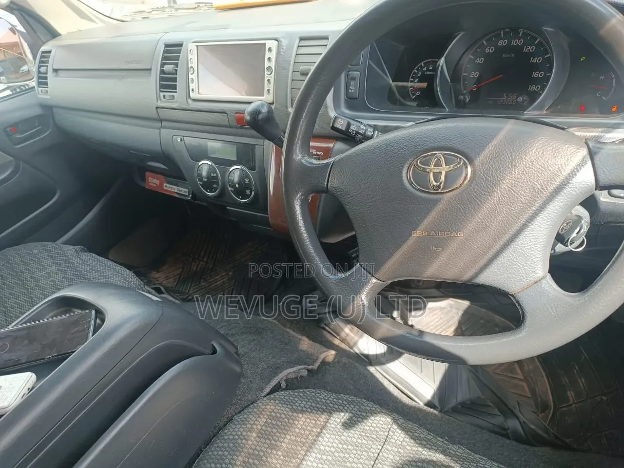 Toyota HiAce 2010 White