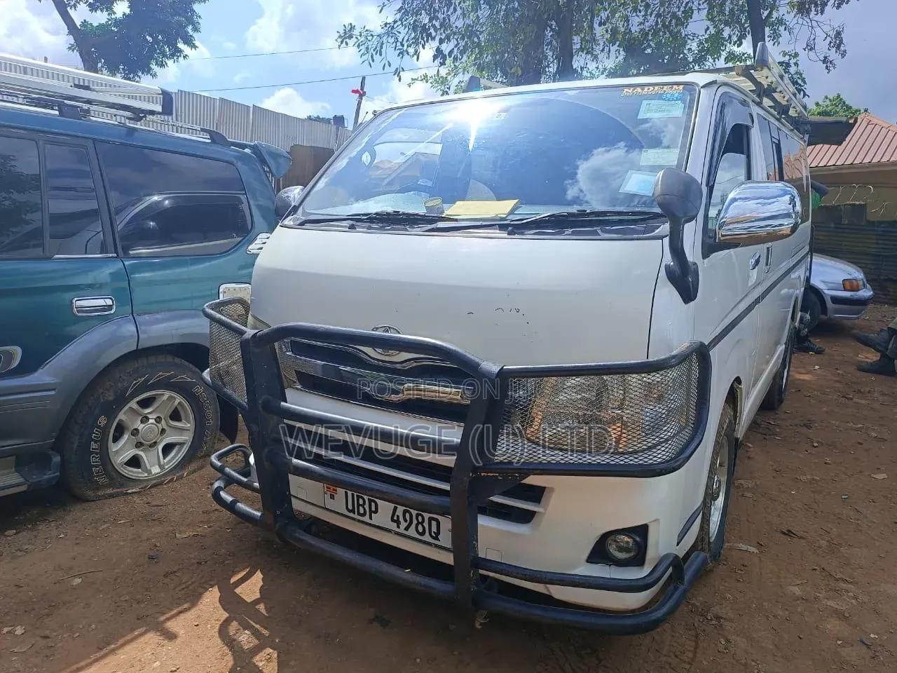 Toyota HiAce 2010 White