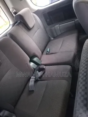 Toyota Noah 2009 Silver