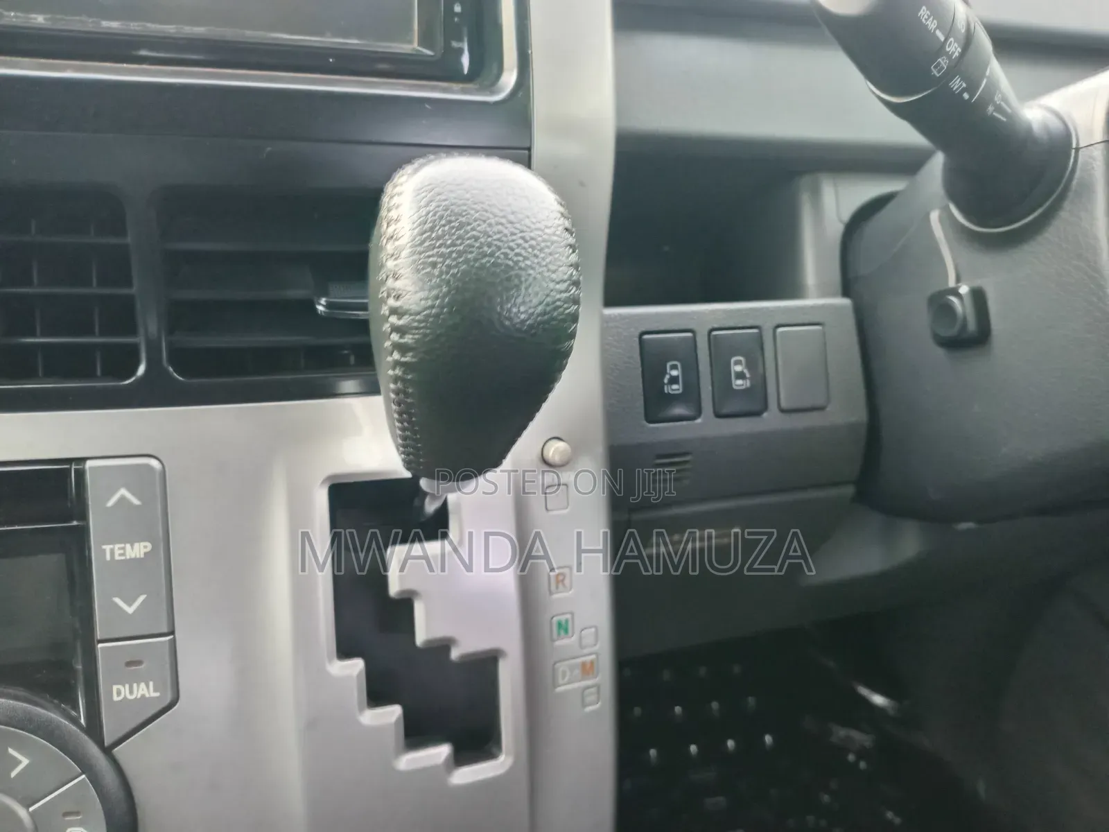 Toyota Noah 2009 Silver