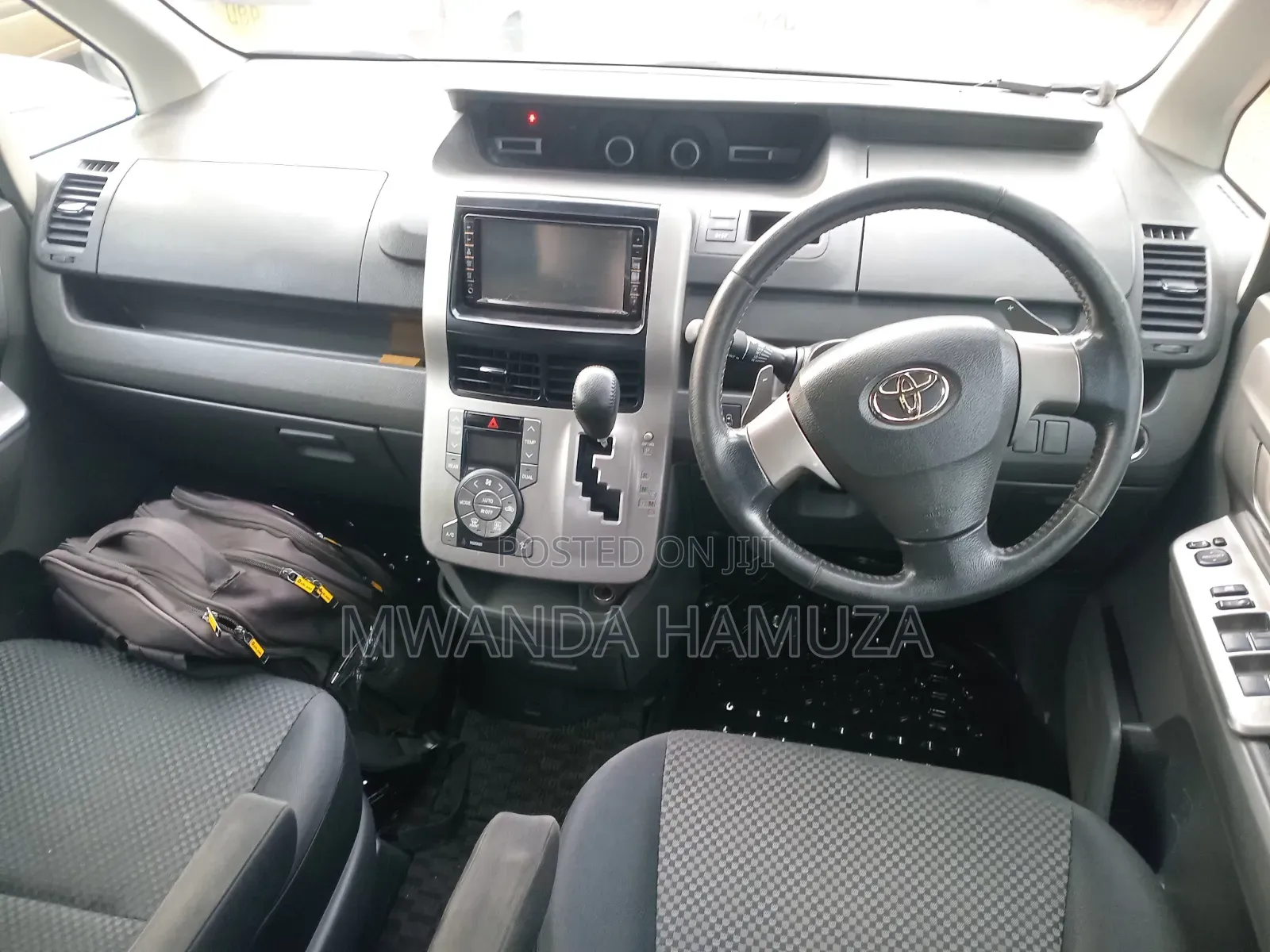 Toyota Noah 2009 Silver
