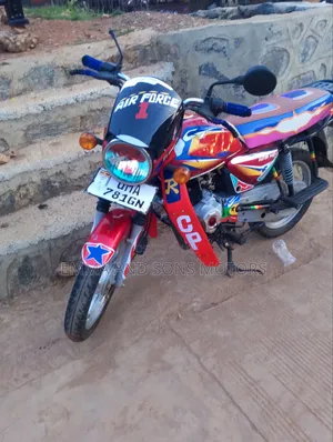 Bajaj Boxer 125 2025 Red