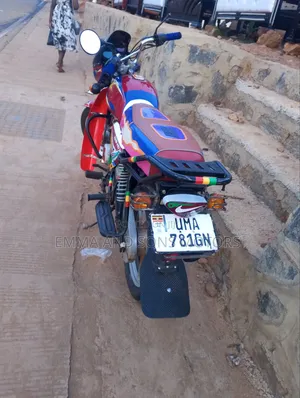 Bajaj Boxer 125 2025 Red