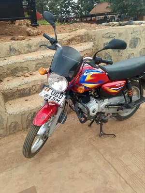 Bajaj Boxer 125 2024 Red