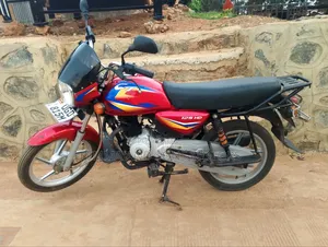Bajaj Boxer 125 2024 Red