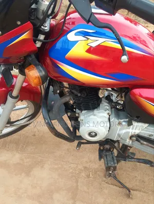 Bajaj Boxer 125 2024 Red