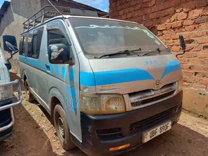 Toyota HiAce 2006 Silver