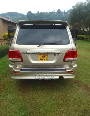 Toyota Land Cruiser 100 4.7 Executive 2007 Gold
