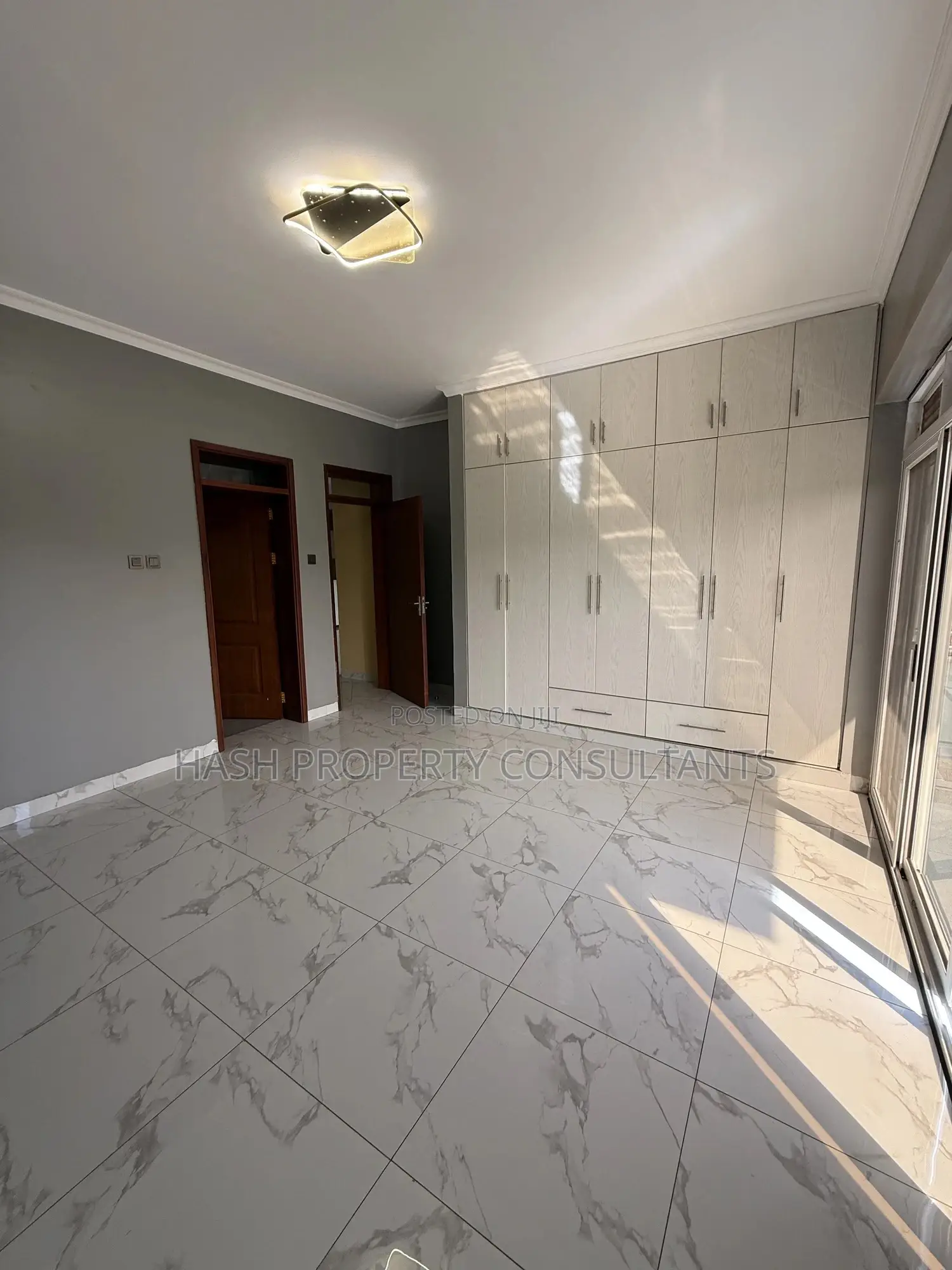 4bdrm Condo in Muyenga, Central Division for sale