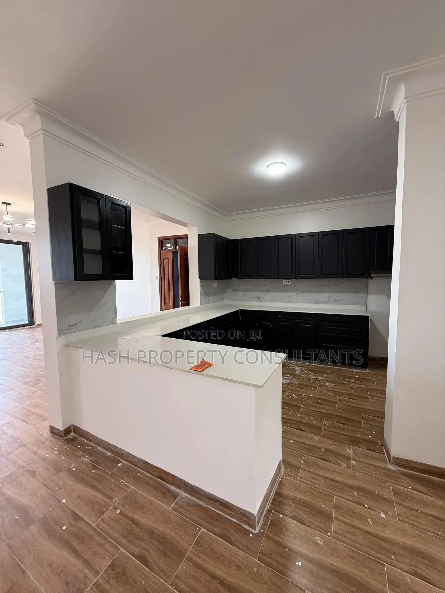 3bdrm Apartment in Muyenga, Central Division for rent