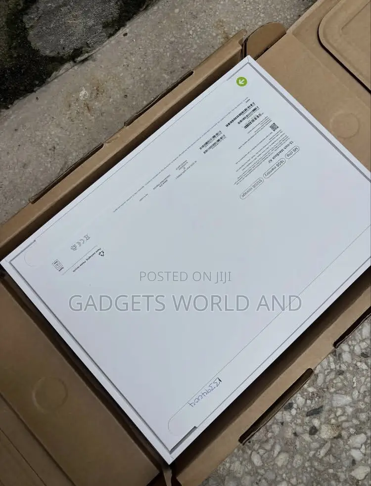 New Laptop Apple MacBook Air 2025 M4 13-inch 16GB Apple M5 SSD 512GB
