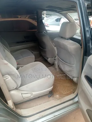 Toyota Gaia 2000 Gold