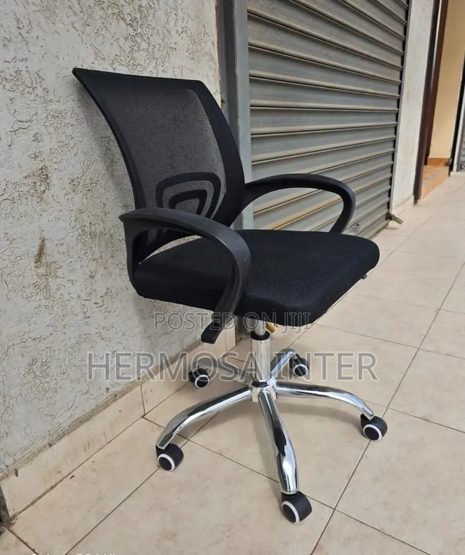 Chairs for Office Available With Delivery
