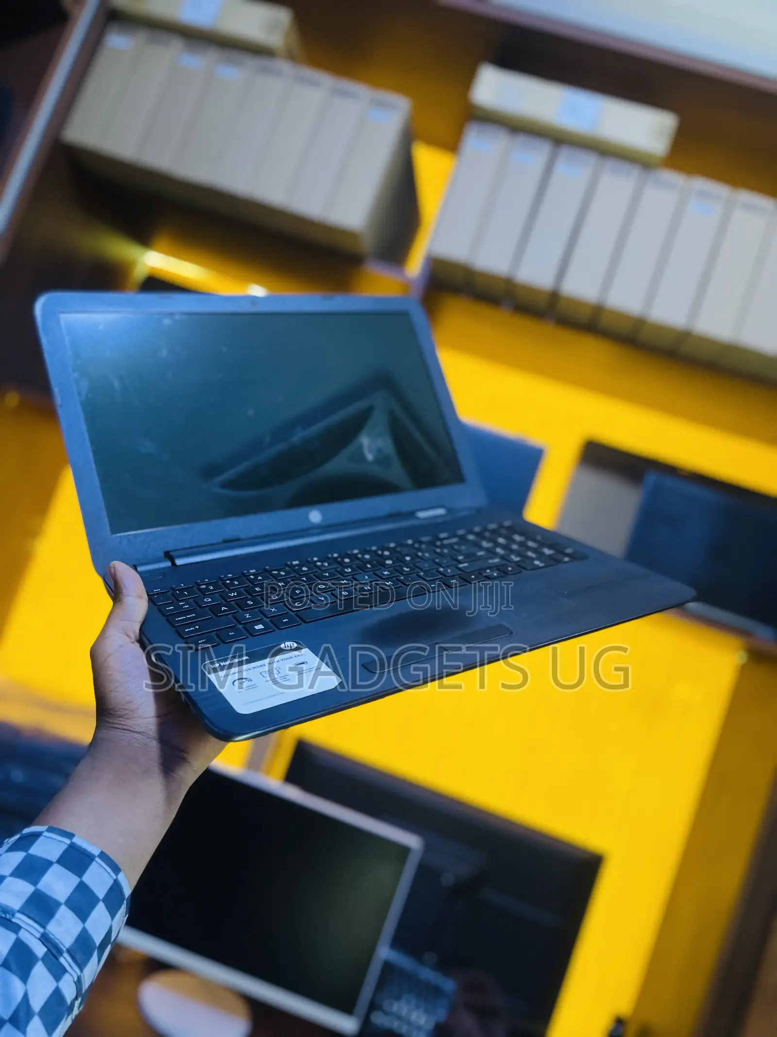 Laptop HP 15-dw1197nia 8GB AMD A6 HDD 500GB