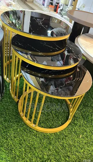Black Gold Centre Piece