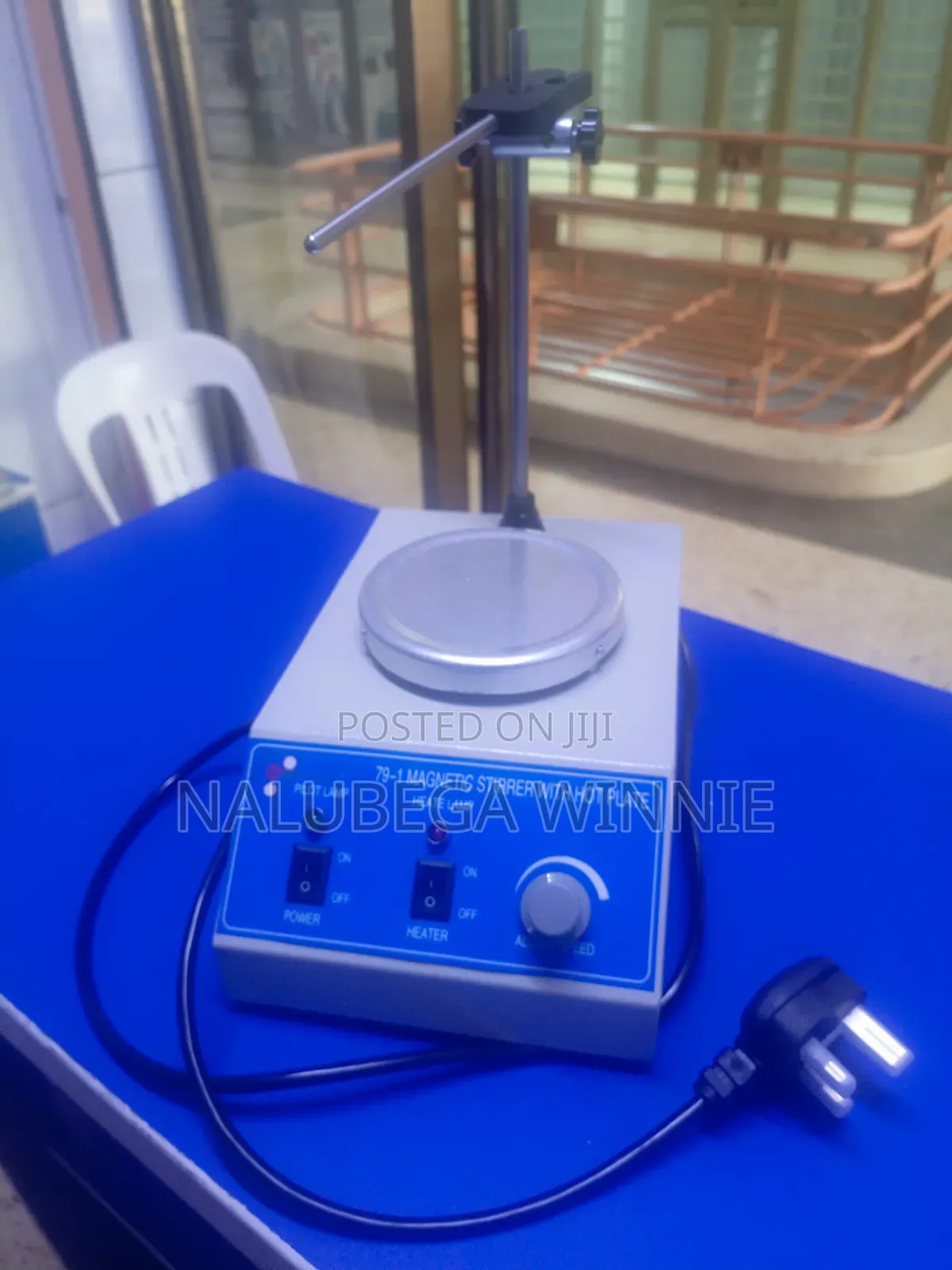 Magnetic Stirrer With a Hot Plate