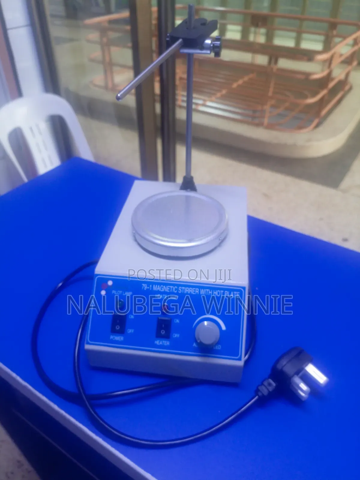 Magnetic Stirrer With a Hot Plate