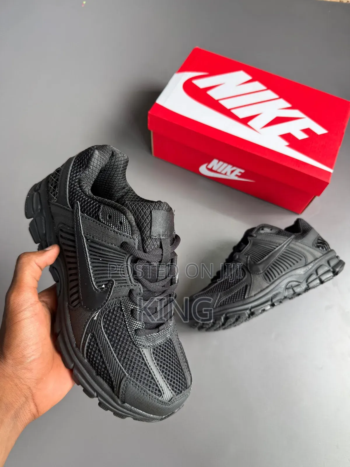 Nike' Vomero 5 Sneakers in a Triple Black