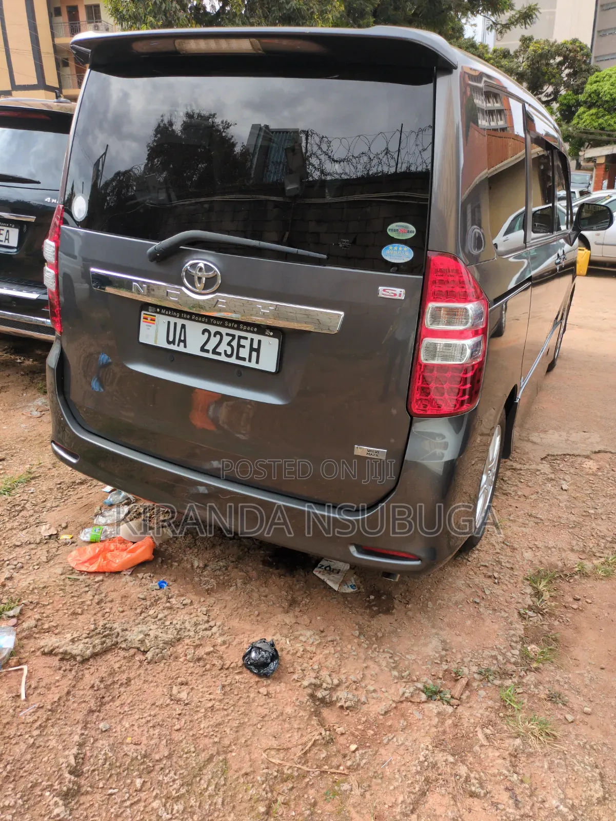 Toyota Noah 2012 Gray