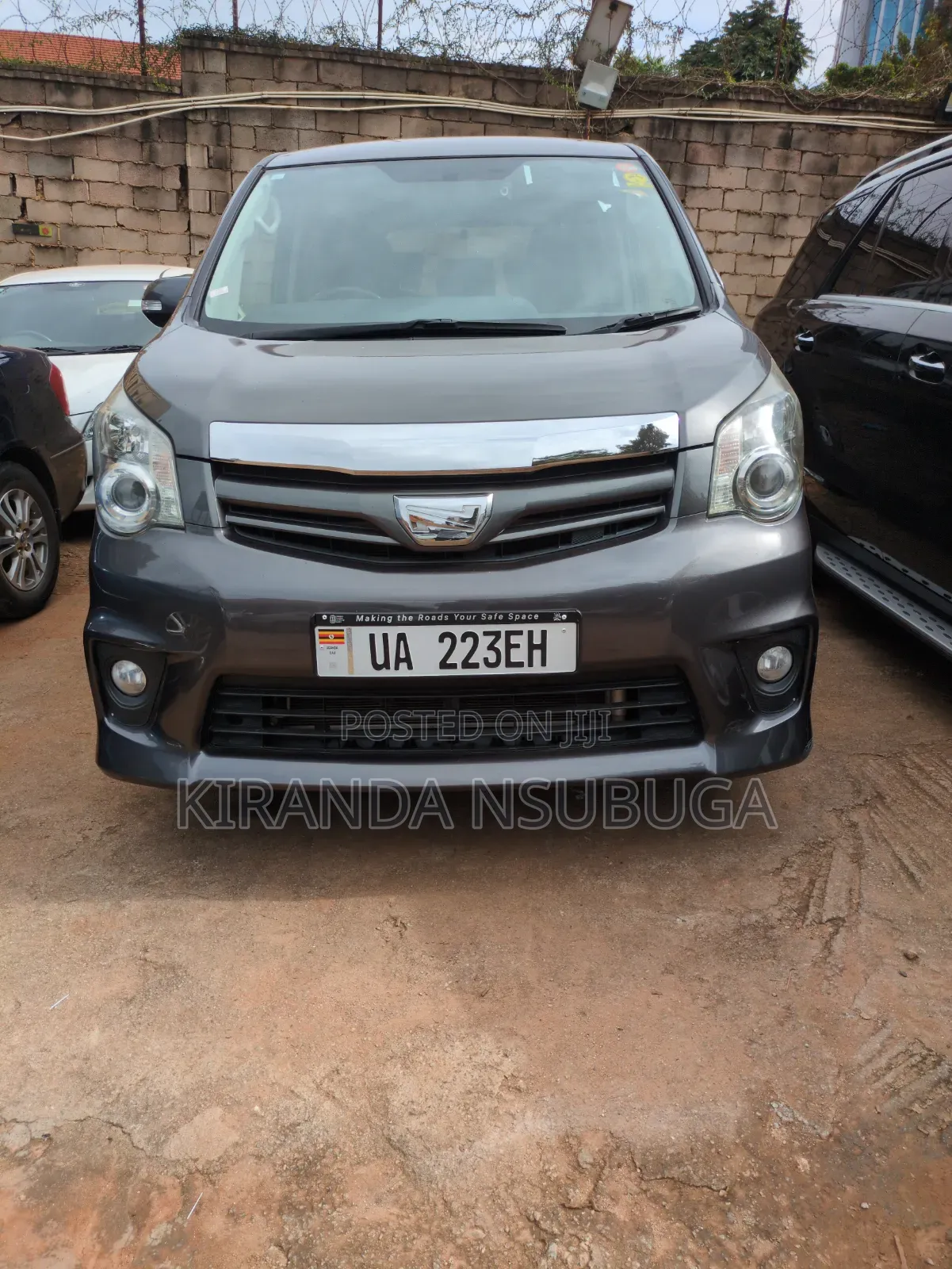 Toyota Noah 2012 Gray