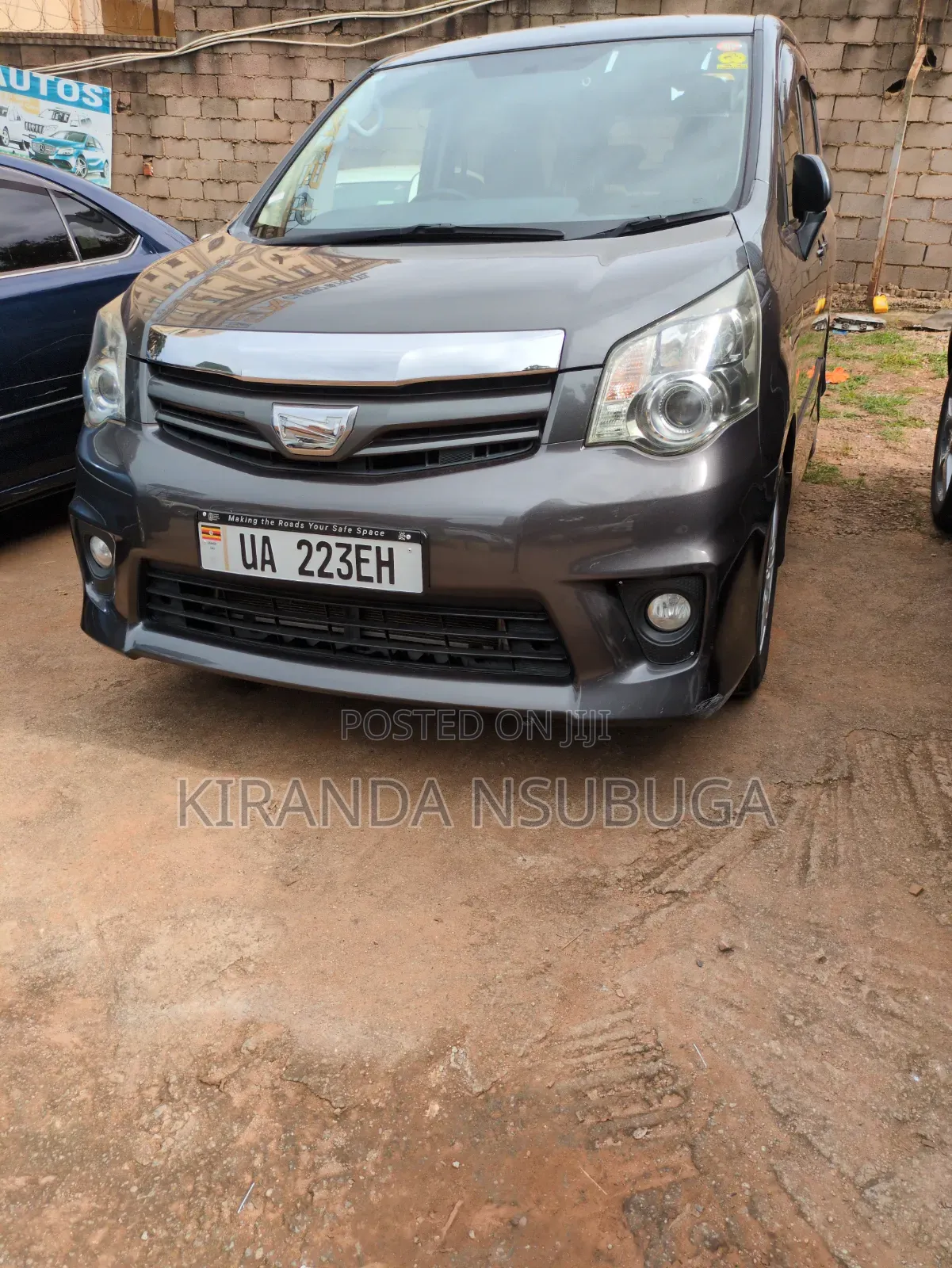 Toyota Noah 2012 Gray