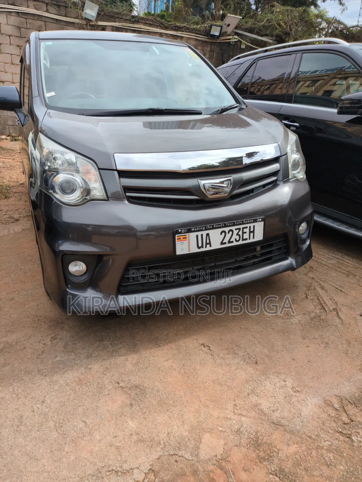 Toyota Noah 2012 Gray