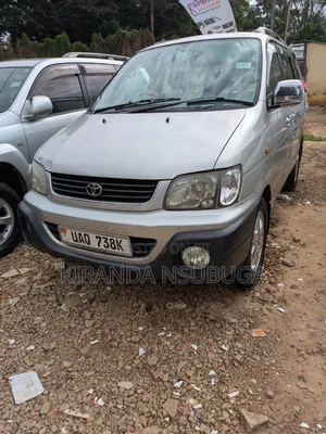 Toyota Noah 2001 Silver
