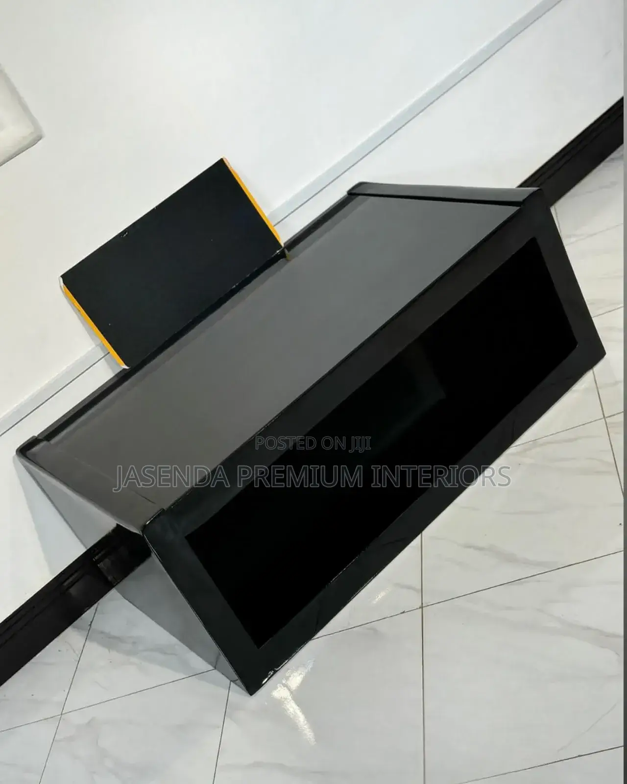 Centre Tables/Classic Center Table/Center Tables/Coffee Table/Table84