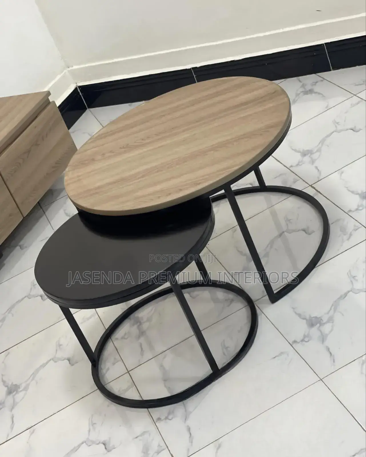 Centre Tables/Classic Center Table/Center Tables/Coffee Table/Table83