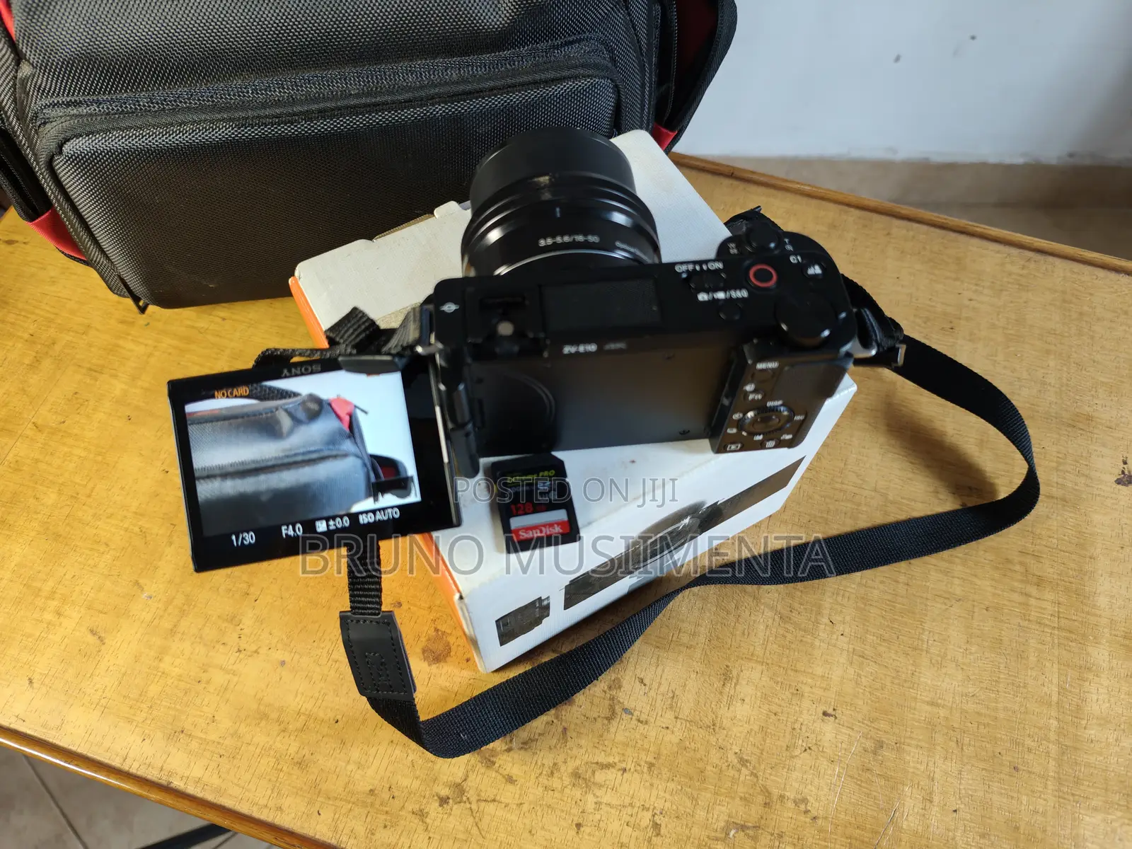 Sony Zv-E10 Mirrorless Camera (New) + 128gb Sandisk Extreme Pro Bag