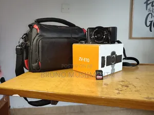 Sony Zv-E10 Mirrorless Camera (New) + 128gb Sandisk Extreme Pro Bag