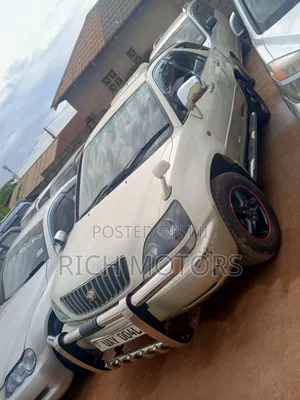 Toyota Harrier 2.2 16V 2001 White