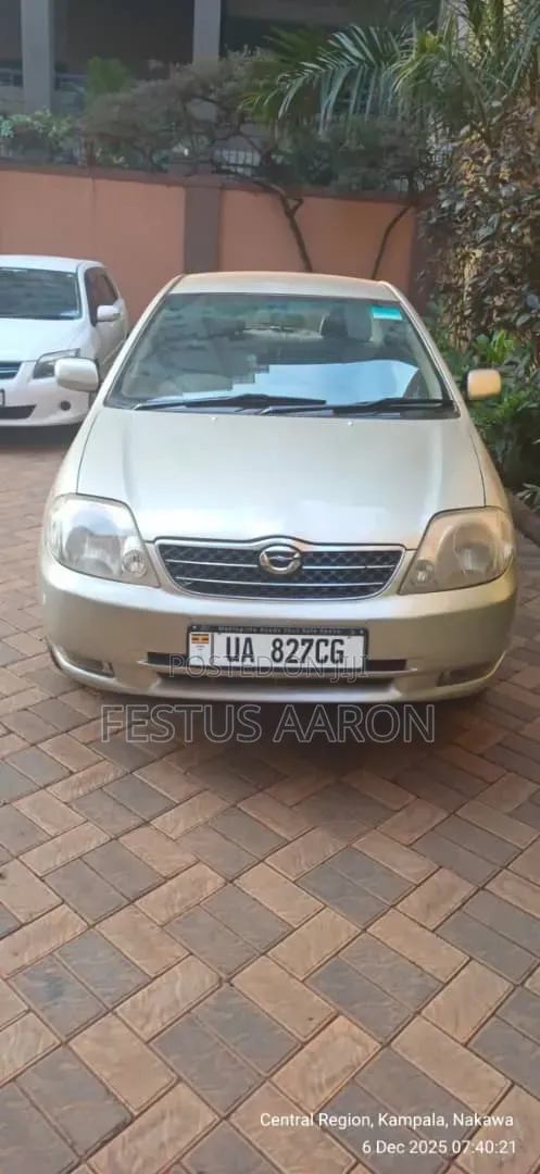Toyota Corolla 1.5 Sedan Automatic 2002 Beige