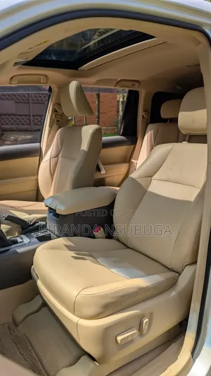 Toyota Land Cruiser Prado 2015 White