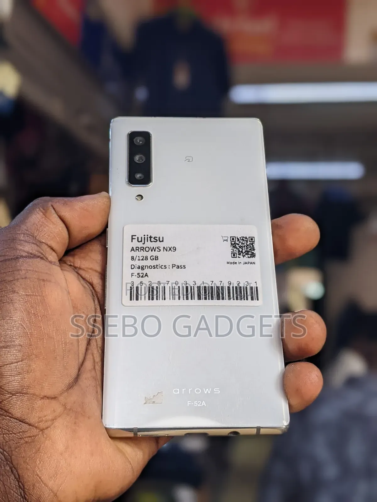 Fujitsu Arrows NX9 F-52A 128 GB White