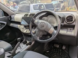 Toyota RAV4 2011 Silver