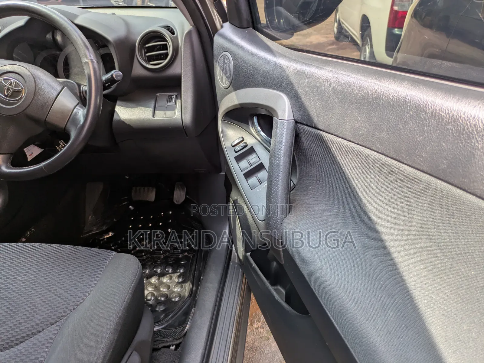Toyota RAV4 2011 Silver