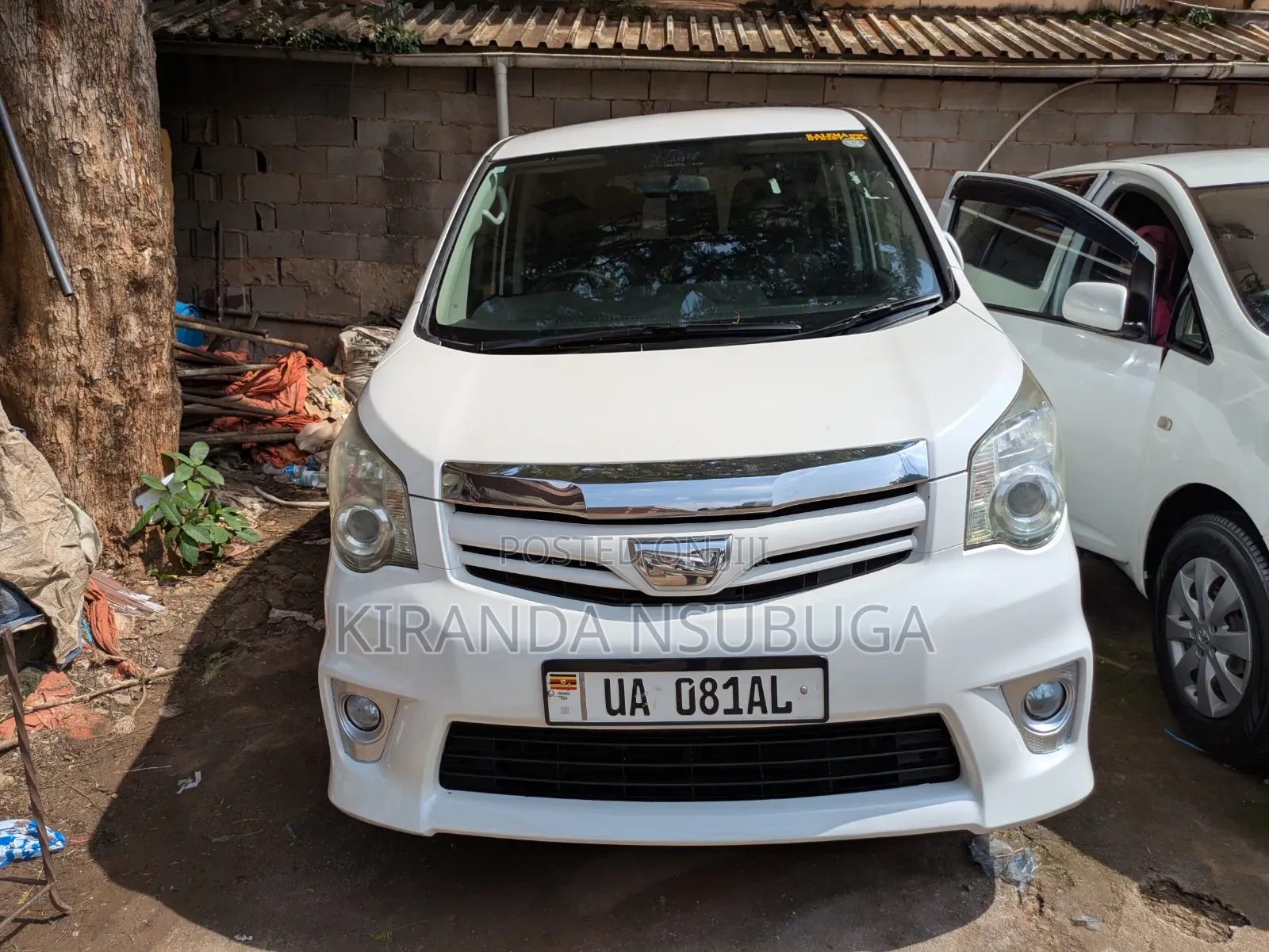 Toyota Noah 2011 White