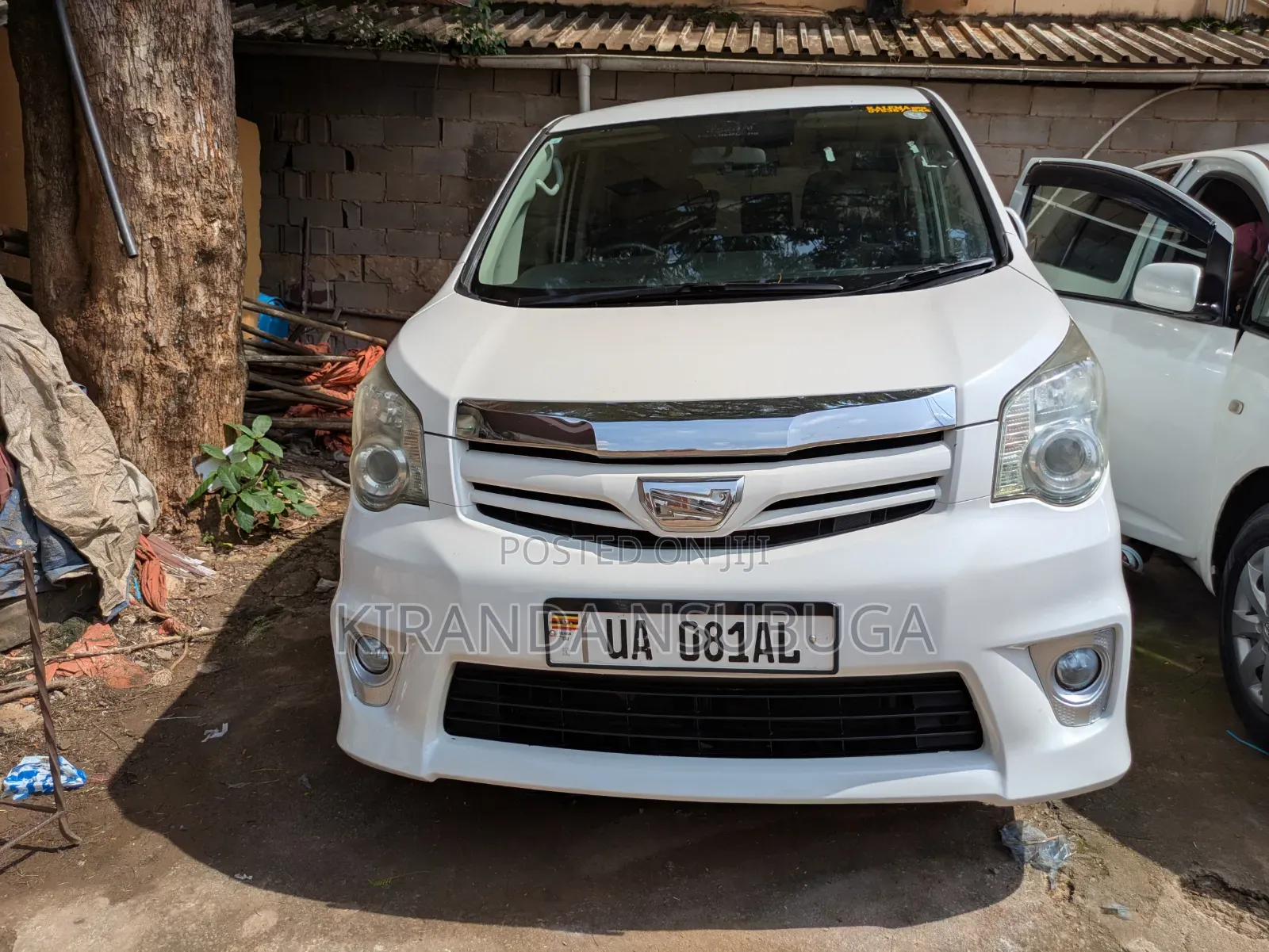 Toyota Noah 2011 White