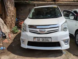 Toyota Noah 2011 White