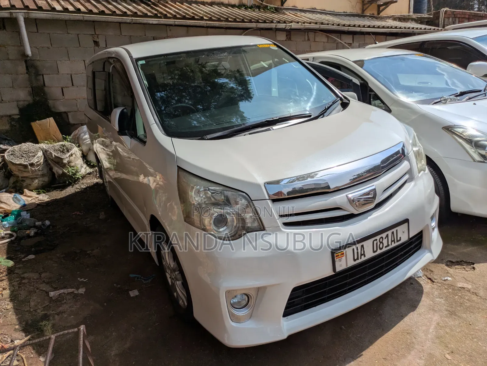 Toyota Noah 2011 White