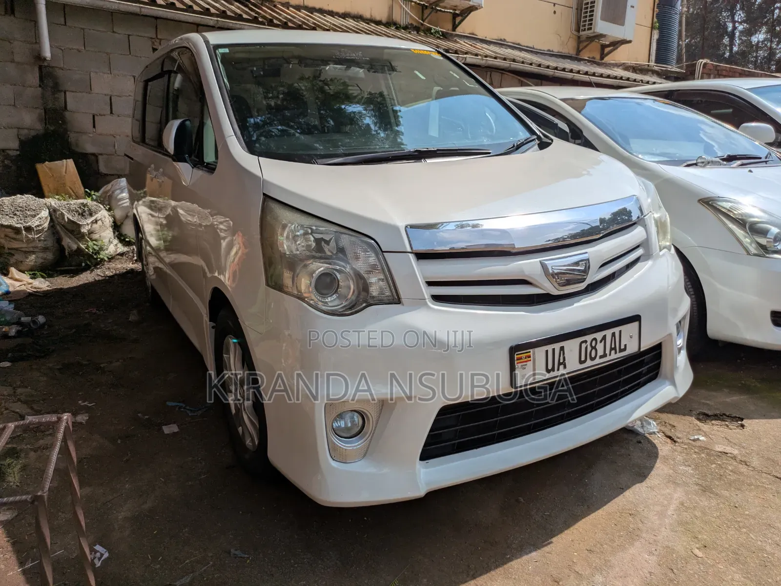 Toyota Noah 2011 White