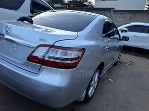 Toyota Premio 2010 White