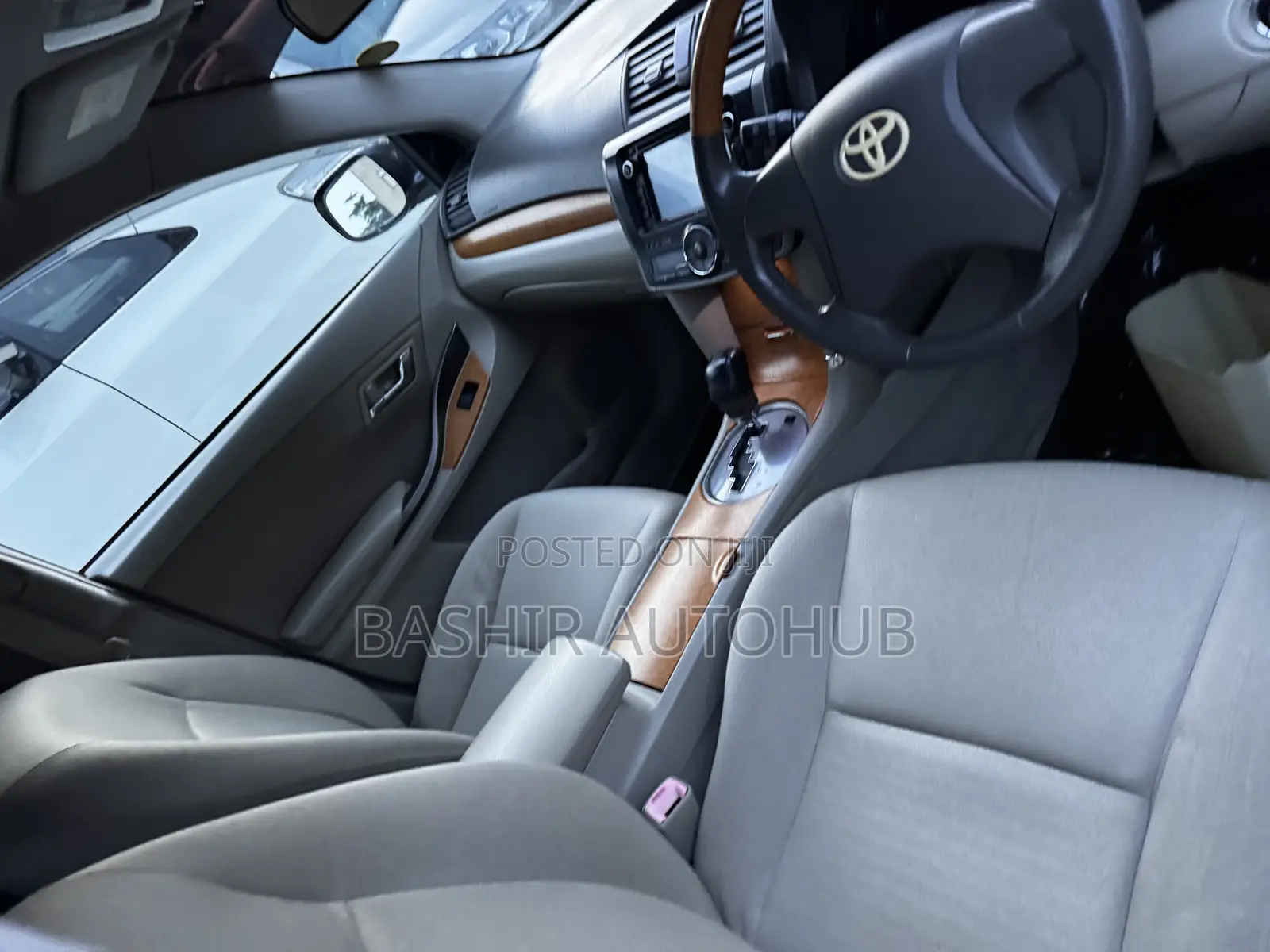 Toyota Premio 2010 White